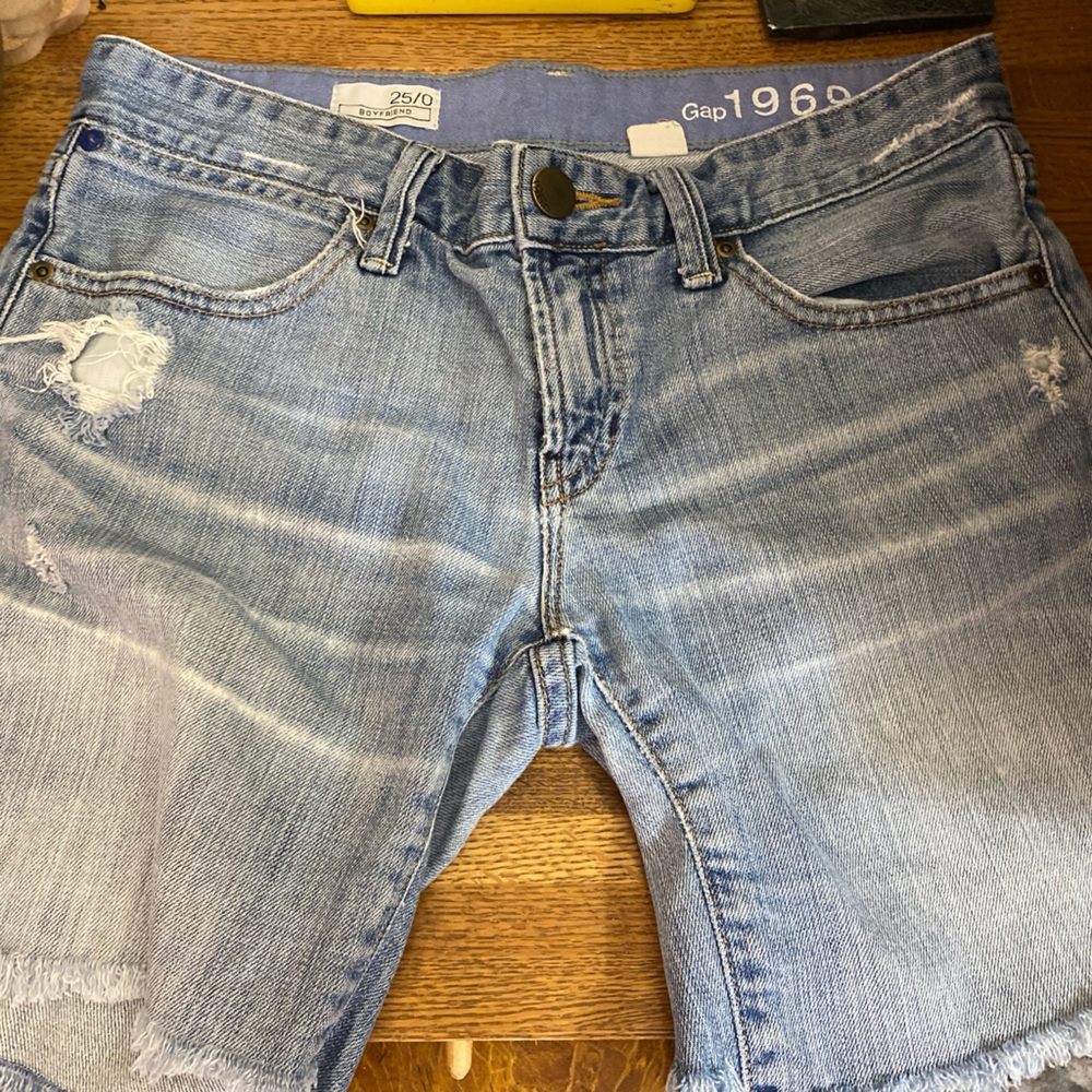 Women’s Gap Shorts